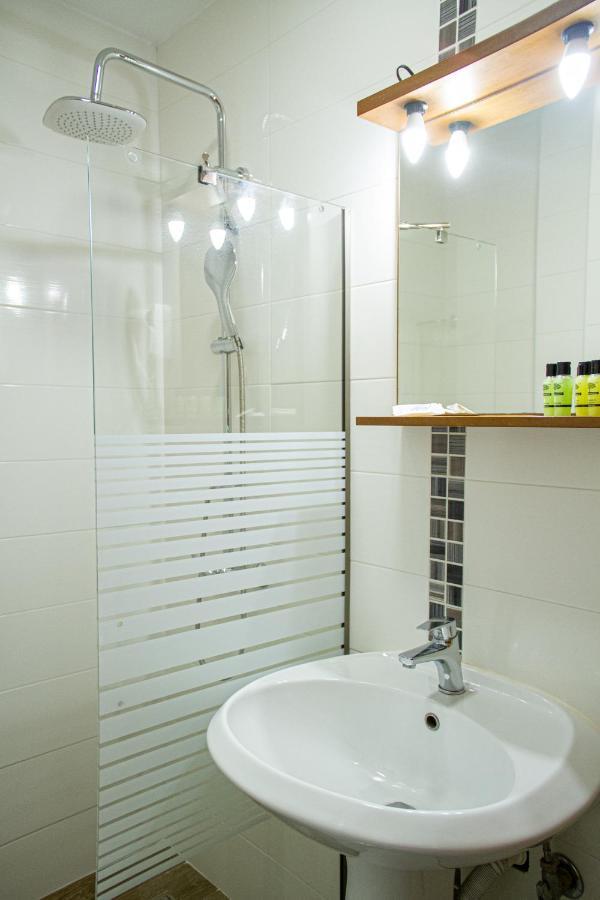 Hotel Rodon Paralía Zewnętrze zdjęcie
